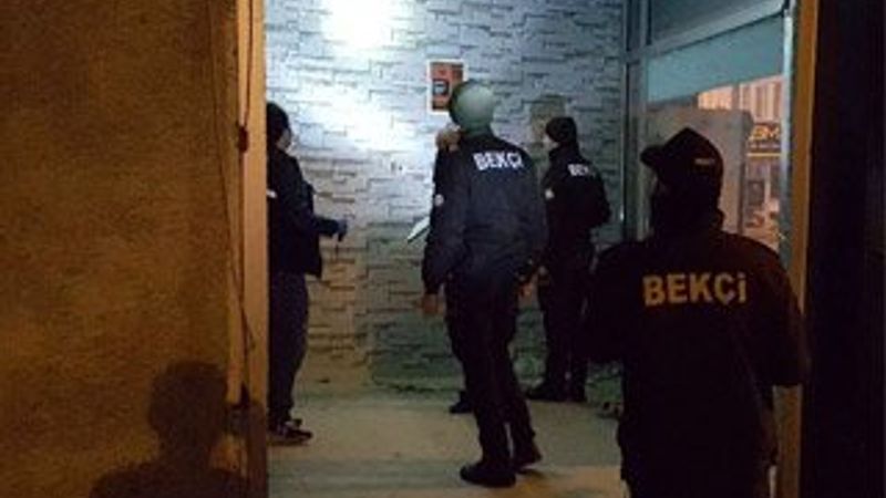 Üzerine tüfekle ateş edilen kişi, son anda kurtuldu