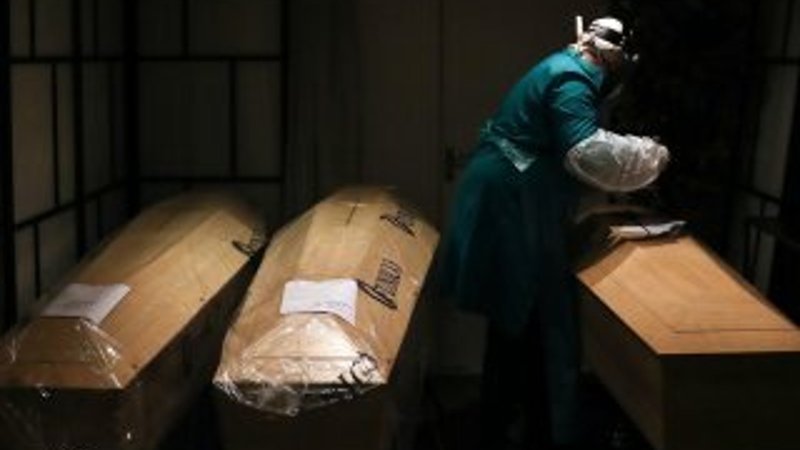 Koronavirüsten ölenlerin sayısı 90 bini aştı