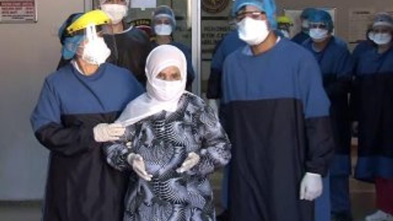 90 yaşındaki kadın, koronayı atlattı