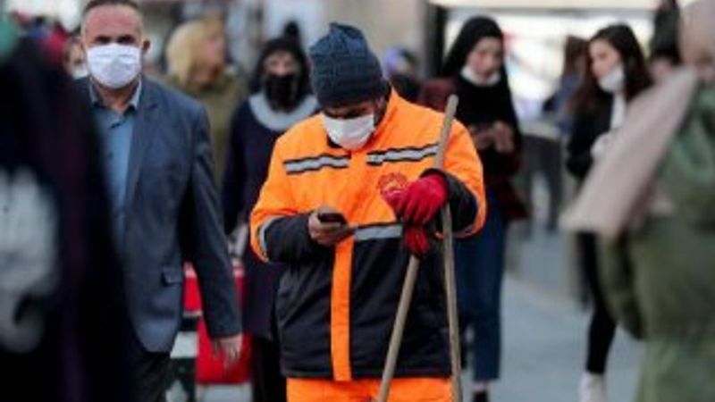 İstanbul'da sosyal mesafe kuralı hiçe sayıldı