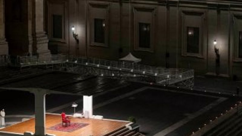 Papa tarihte ilk kez cemaatsiz Paskalya ayini düzenledi