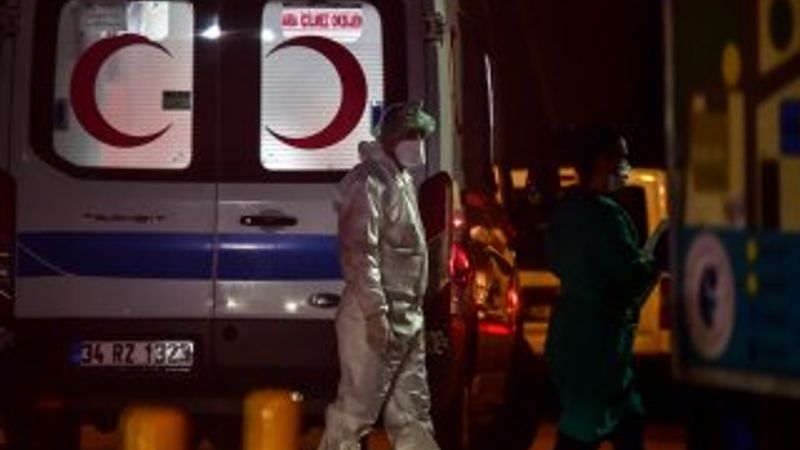 Koronayla savaşan sağlık çalışanları görüntülendi