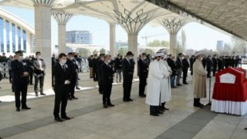 Silah kazasında şehit olan polis, toprağa verildi