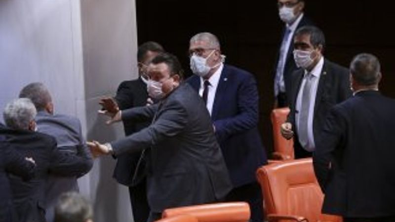 TBMM'de MHP'li ve İyi Parti'li vekiller arasında kavga