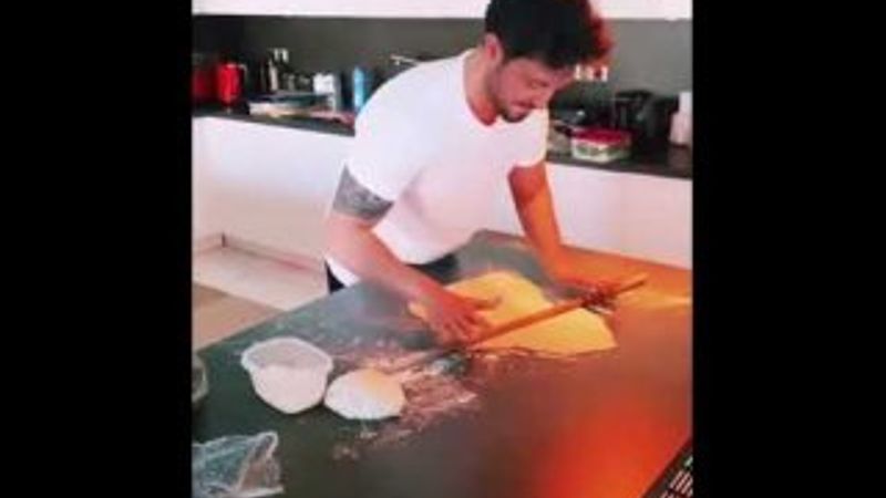 Murat Boz mutfağa girdi