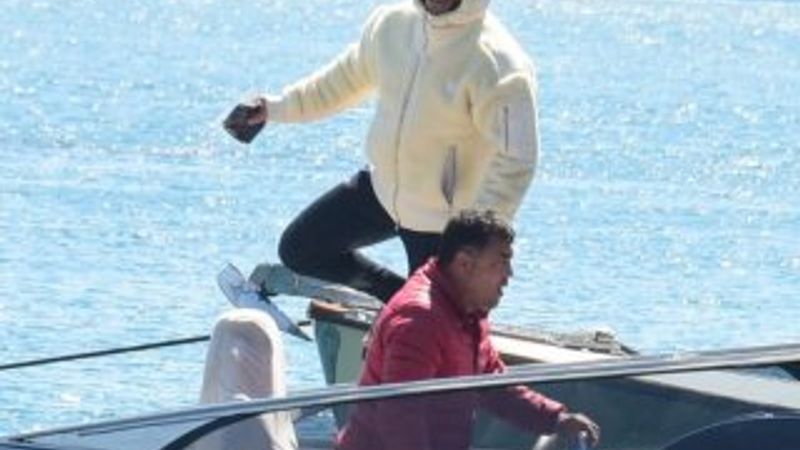 Nusret Gökçe teknesiyle Boğaz turu yaptı