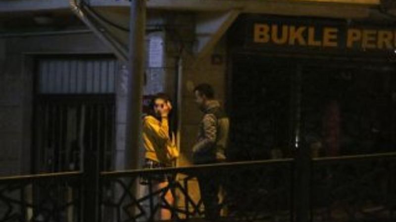 Koronavirüse rağmen İstanbul'un göbeğinde fuhuş pazarlığı