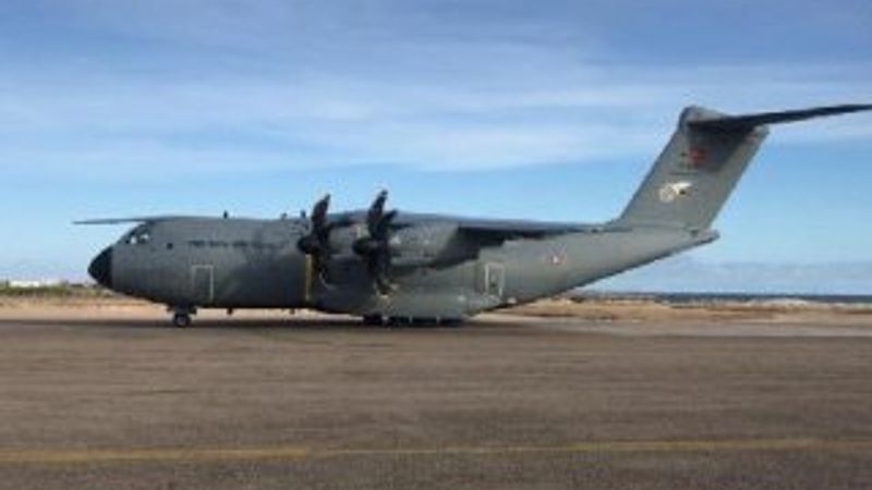 Somali'ye yardım malzemeleri ulaştı, memurun cenazesi alındı