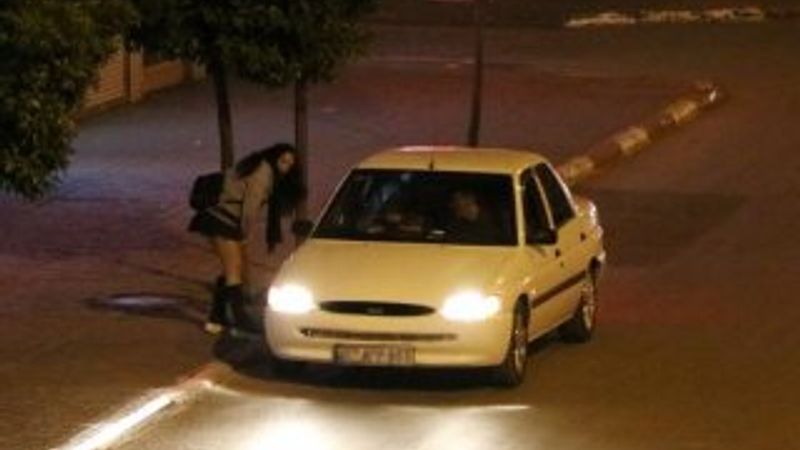 Antalya'da yasağa dakikalar kala fuhuş pazarlığı