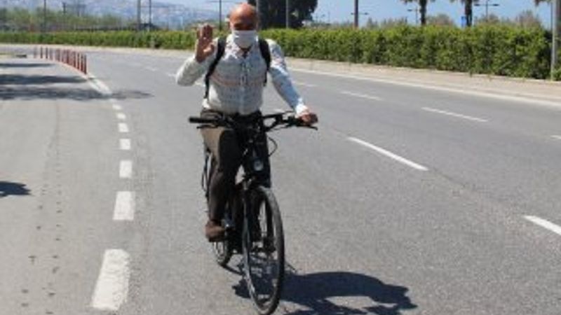 Tunç Soyer hastaneye bisikletle gitti