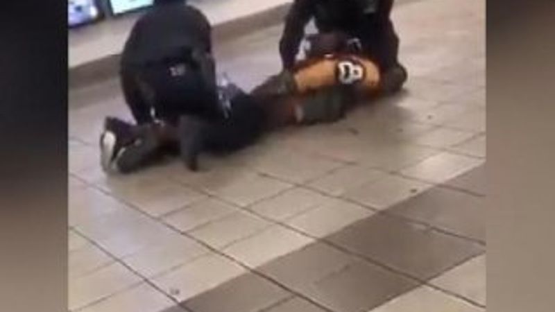 Koronavirüslü genç polise tükürüp, raylara itti