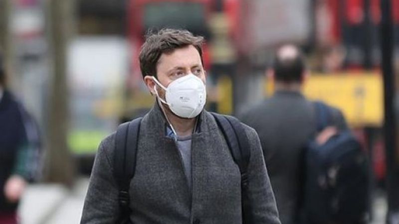 İngiltere'de son 24 saatte 449 kişi koronadan öldü