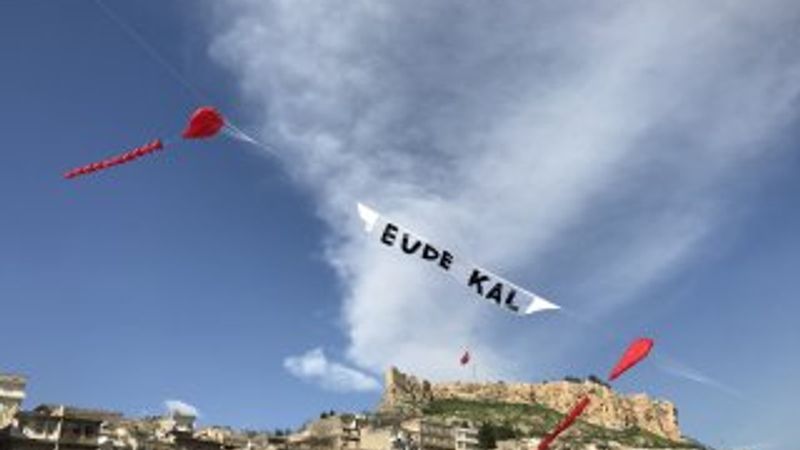 Uçurtma sevdalısından Mardinlilere 'evde kal' çağrısı