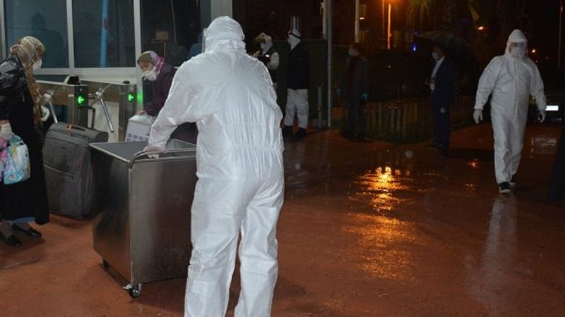 Almanya'dan gelen yolcular öğrenci yurduna yerleştirildi