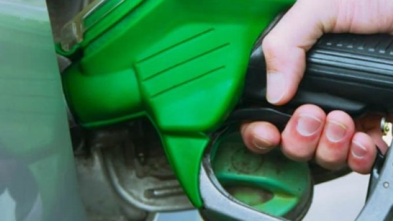 Benzinde 8 kuruş indirim kararı