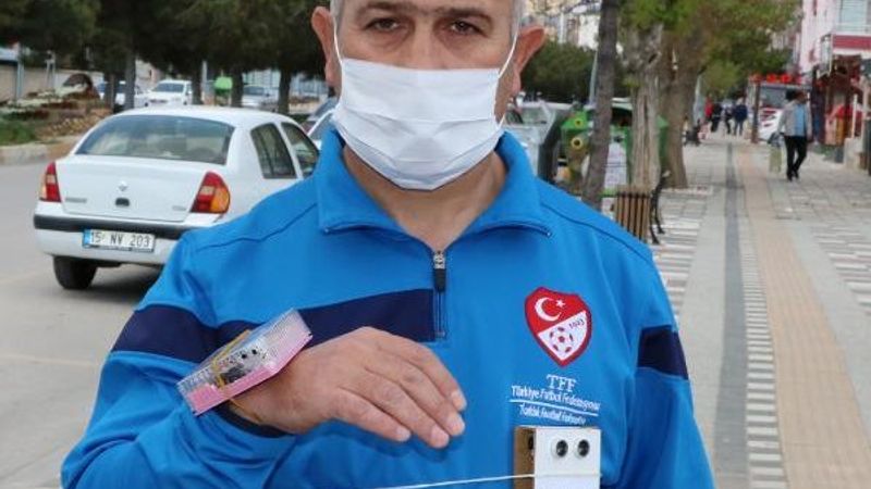 Futbol hakeminden koronaya karşı 'akıllı bileklik' ve 'mesafe kiti'