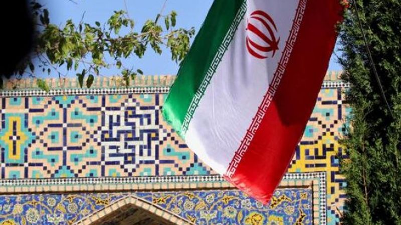 İran'da türbelerin yeniden açılması gündemde