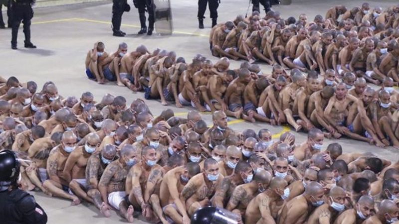 El Salvador'da çete üyelerine hücre cezası