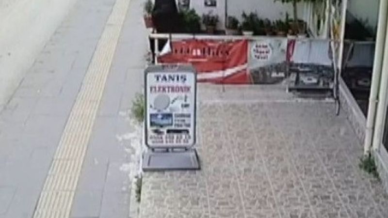 Yaşlı adam ikinci kez saksıda çiçek çaldı