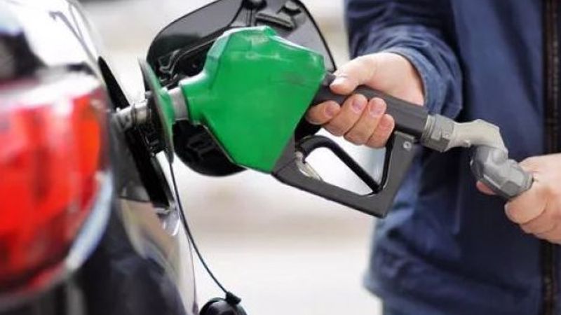 Benzinde 9 kuruş indirim kararı