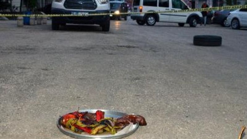 İftar yemeğini eve götürürken silahlı saldırıya uğradı
