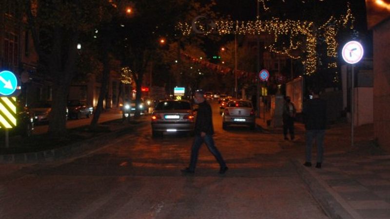 Sokağa çıkma yasağı bitti, vatandaşlar sokaklara çıktı