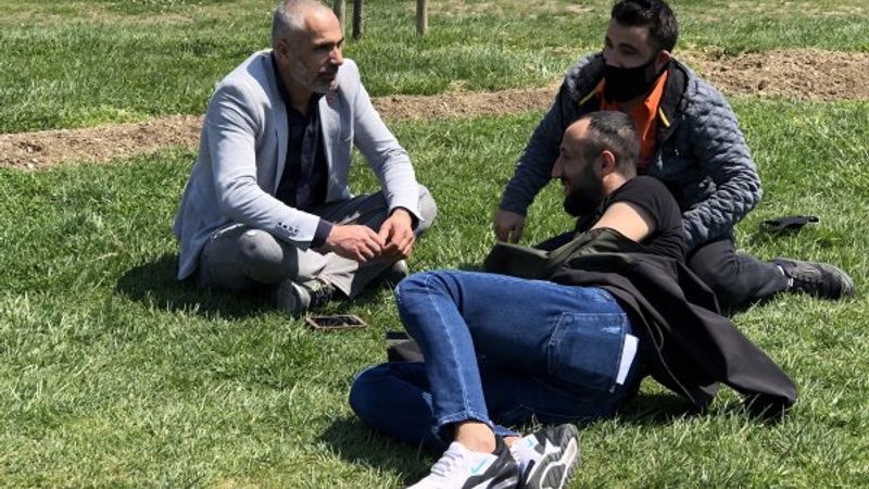 Yeşil alanlara korunmasız çıkan vatandaştan ilginç diyalog