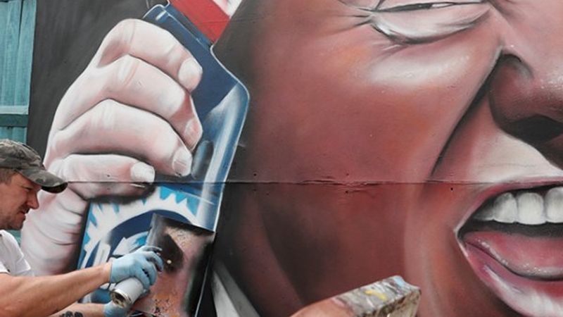 Trump'ın dezenfektan enjektesi önerisine grafitili tepki
