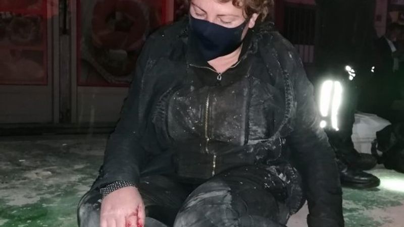 Babasına kızan kadın ATM'leri böyle parçaladı