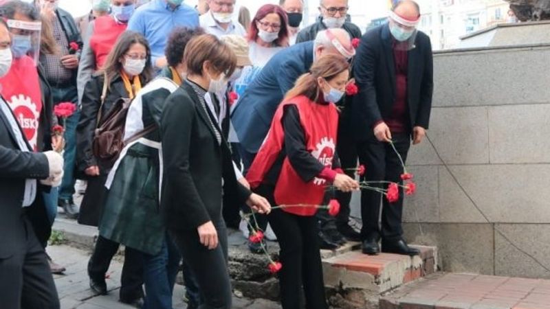 Taksim'de koronaya rağmen 1 Mayıs anması
