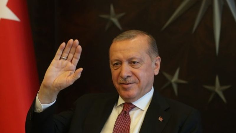 Cumhurbaşkanı Erdoğan, yardım yapılan ailelerle görüştü