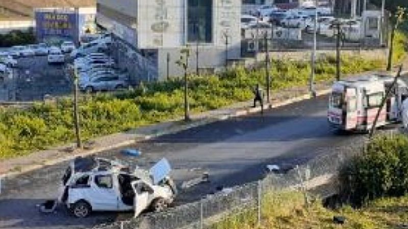 TEM'de bariyerleri aşan araç yan yola uçtu: 1 ölü