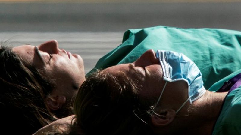 ABD'de koronavirüsten ölenlerin sayısı 70 bine yaklaştı