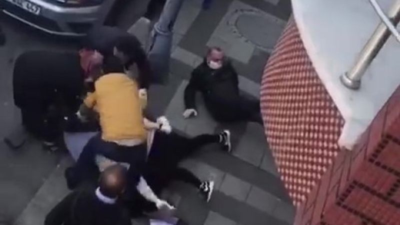 Ekmek sırasında kavga çıktı, sosyal mesafe hiçe sayıldı