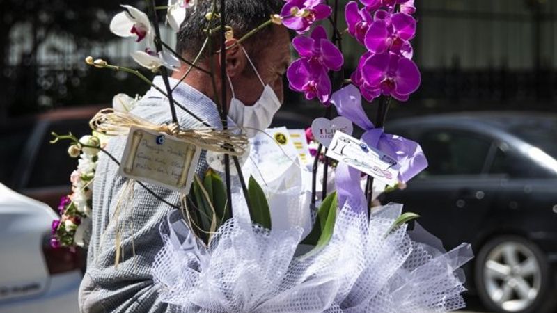 Çiçekçilerin yüzü, anneler gününde güldü