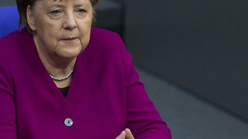 Merkel'in e-postalarının hacklendiği ortaya çıktı