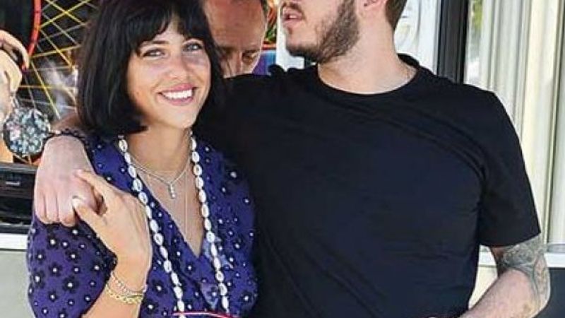 Zehra Çilingiroğlu, medyuma gitti