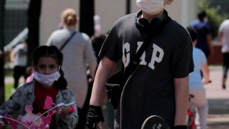 Çocuklar parklara akın etti