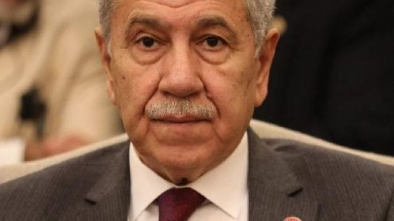 Bülent Arınç, camilerden her gün salavat okunmasını eleştirdi