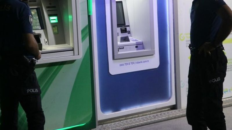 İzmir'de bankamatik hırsızı yakalandı