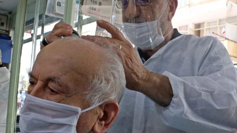 Antalya'da 6 saatlik izni ekmek teknesinde geçirdi