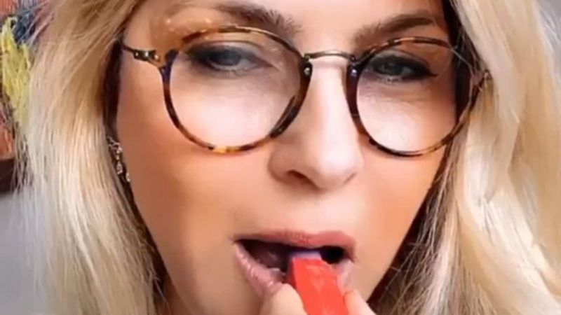 Arzu Sabancı'nın makyaj videosu