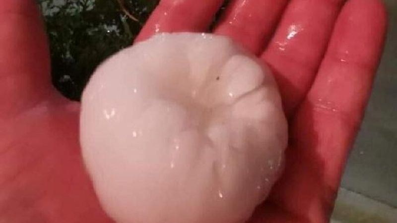 Mamuşa'ya beyzbol topu büyüklüğünde dolu yağdı