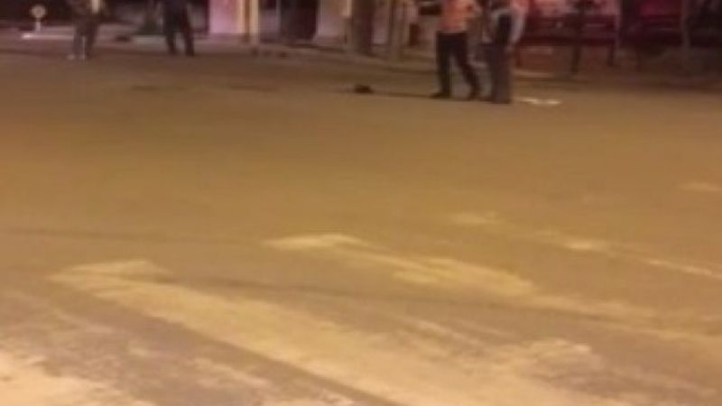 Yoldan geçen şahsı kırık cam ile rehin aldı