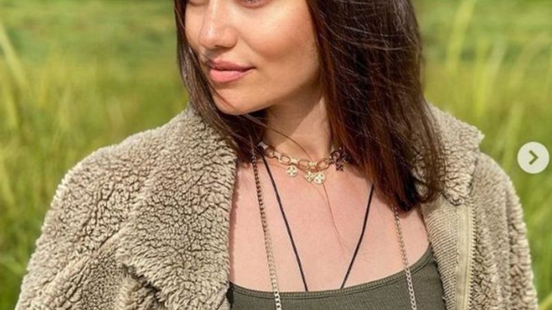 Fahriye Evcen, kafaları karıştırdı