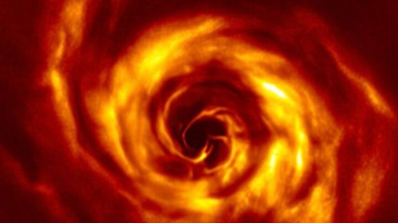 Bir bebek gezegenin doğumu görüntülendi