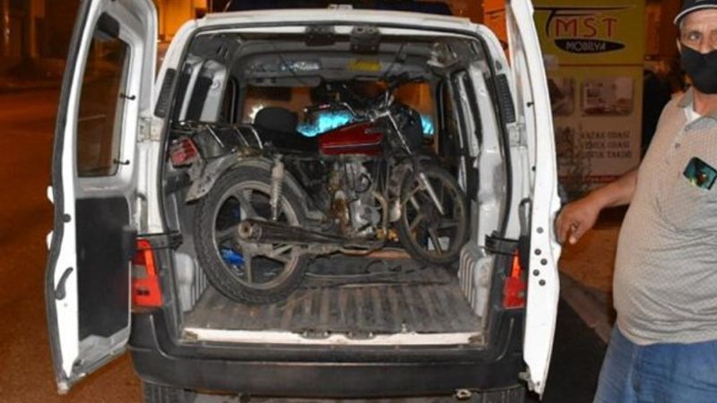 Çalıntı motosikletle yasağı ihlal eden genç yakalandı
