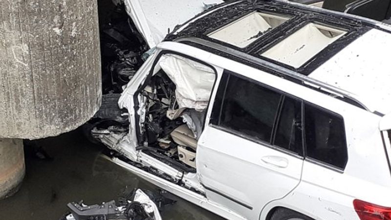 Silivri'de köprüden düşen cipin sürücüsü öldü