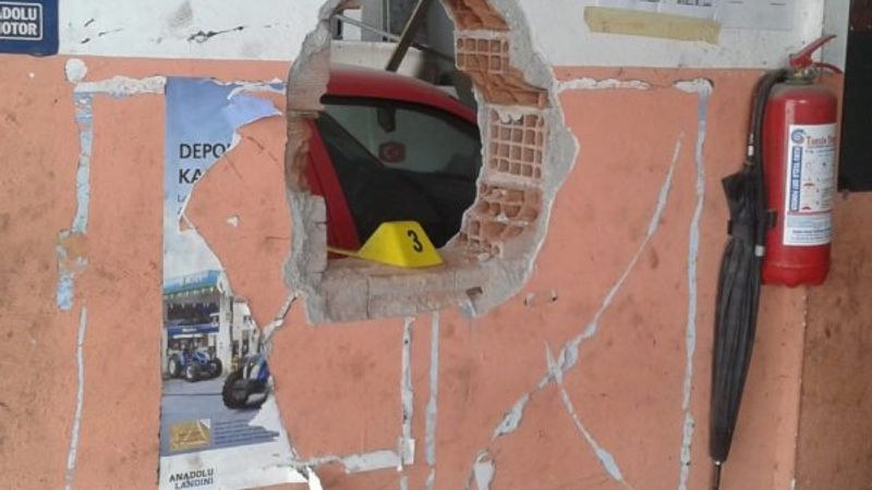 İzmir'de ilginç eczane hırsızlığı