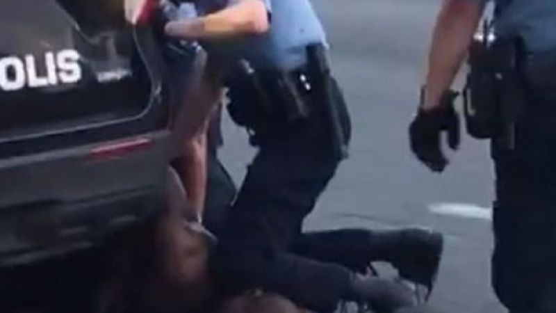 ABD polisinin öldürdüğü siyahinin yeni görüntüsü